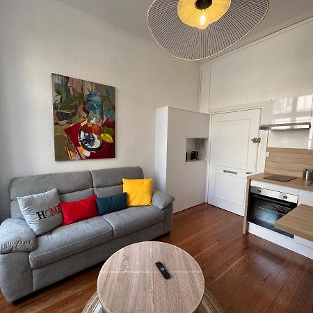 Paon, Coquet Appt Avec Parking A Caen Apartment Екстериор снимка