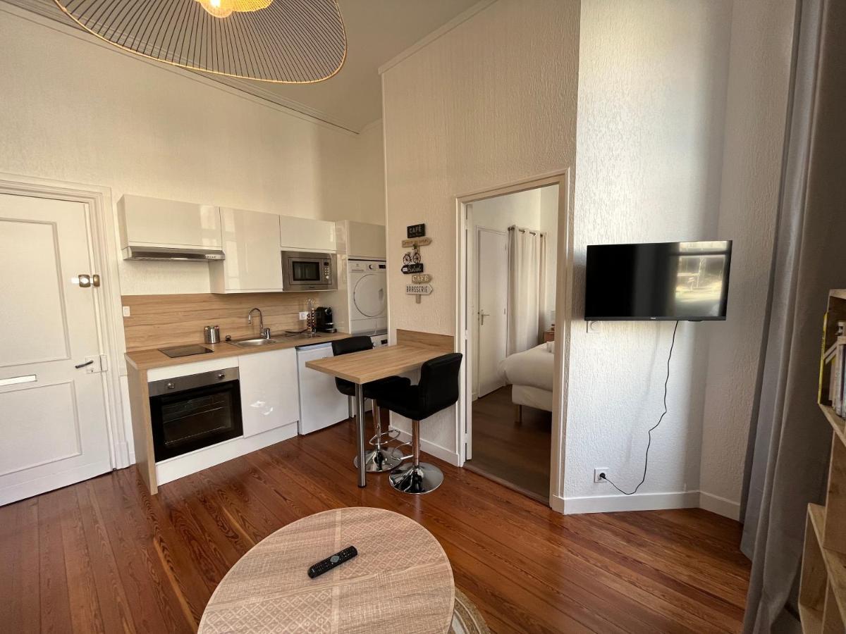 Paon, Coquet Appt Avec Parking A Caen Apartment Екстериор снимка